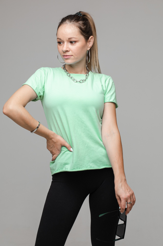 Women Solid Slim Fit Crew Neck T-shirt